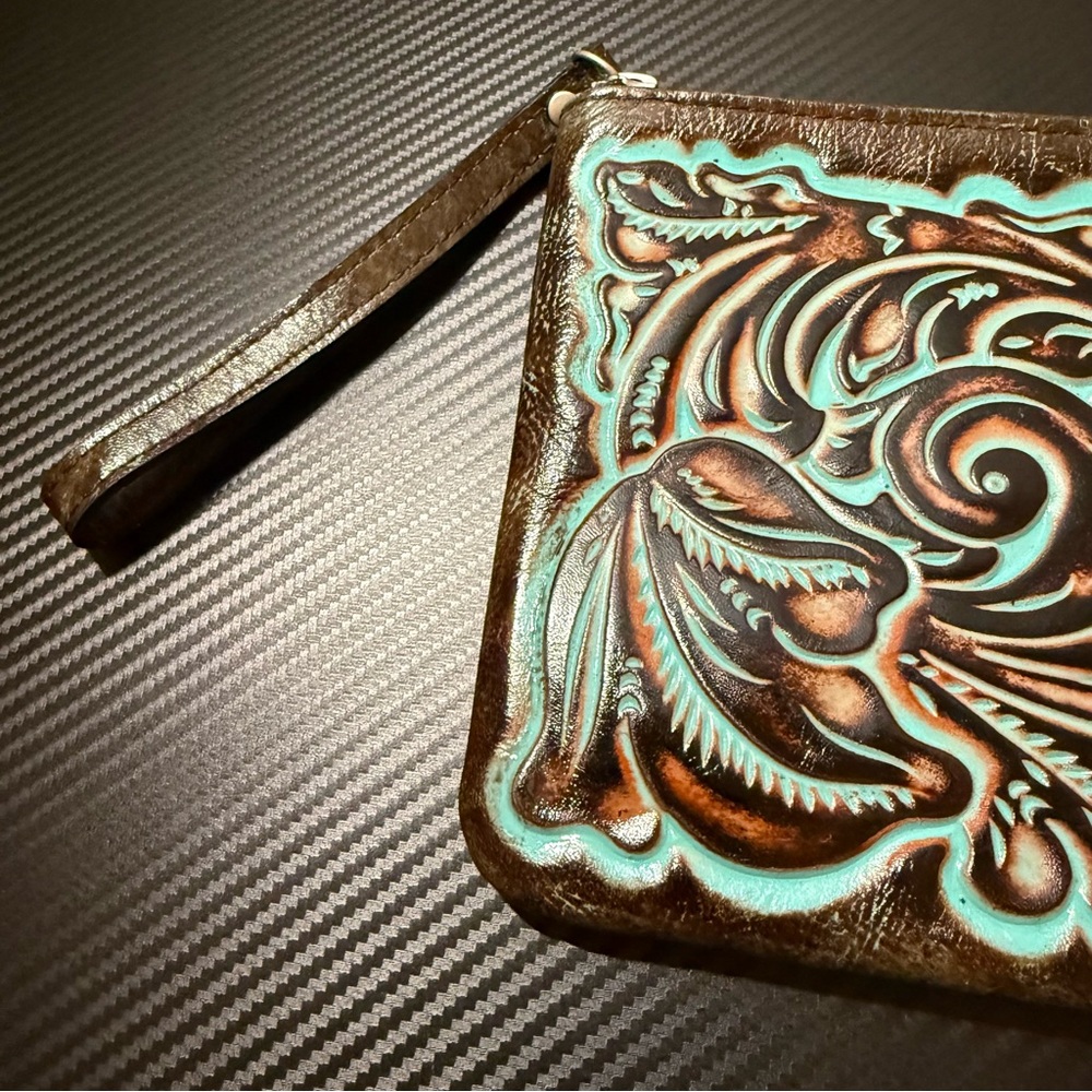 ✨ Patricia Nash Tooled Leather Wristlet Clutch – Brown & Turquoise (NWOT) ✨ - Picture 3 of 11